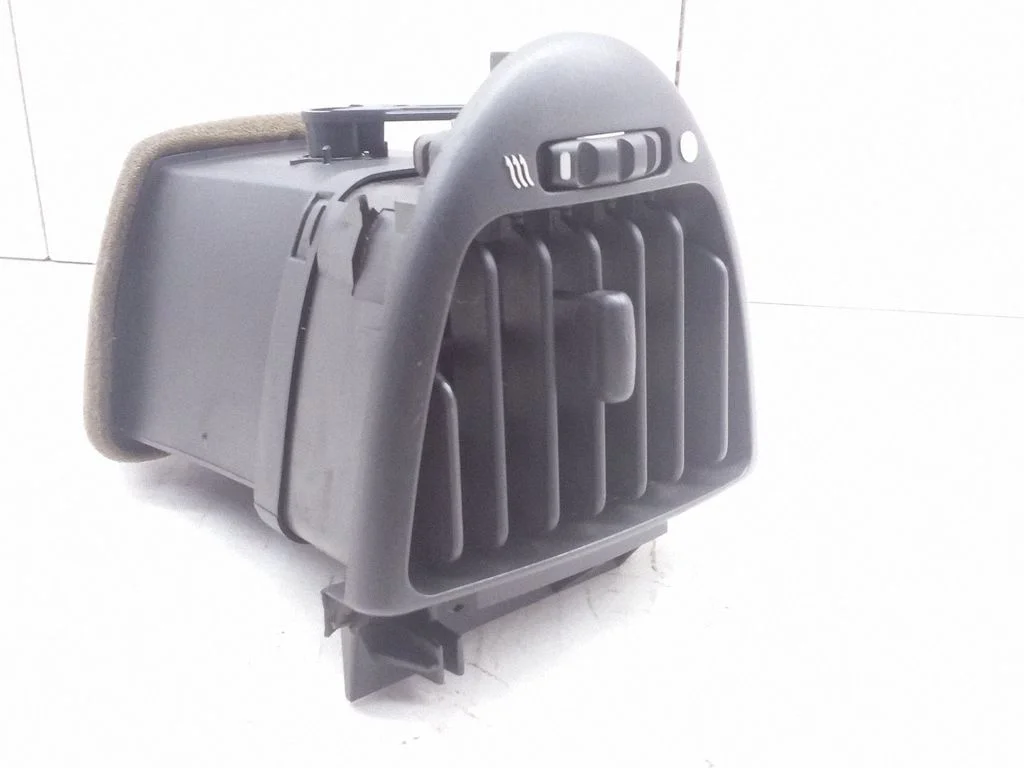 Dashboard side air vent grill/cover trim GND6725AB