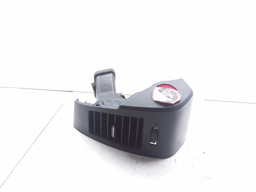 Dashboard side air vent grill/cover trim – Nissan Murano Z50 (2002-2008)