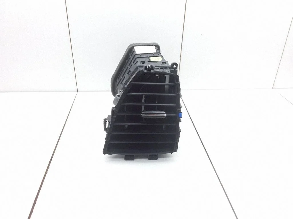 Dashboard side air vent grill/cover trim 97480D7BA0