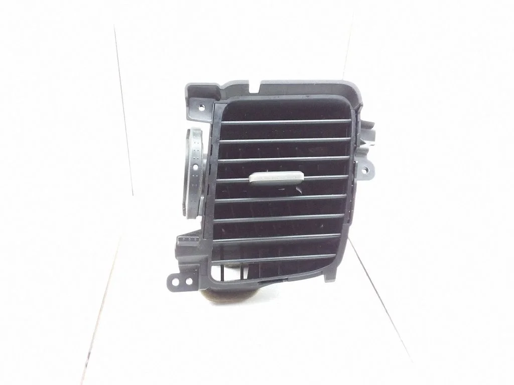 Dashboard side air vent grill/cover trim 77620SNA