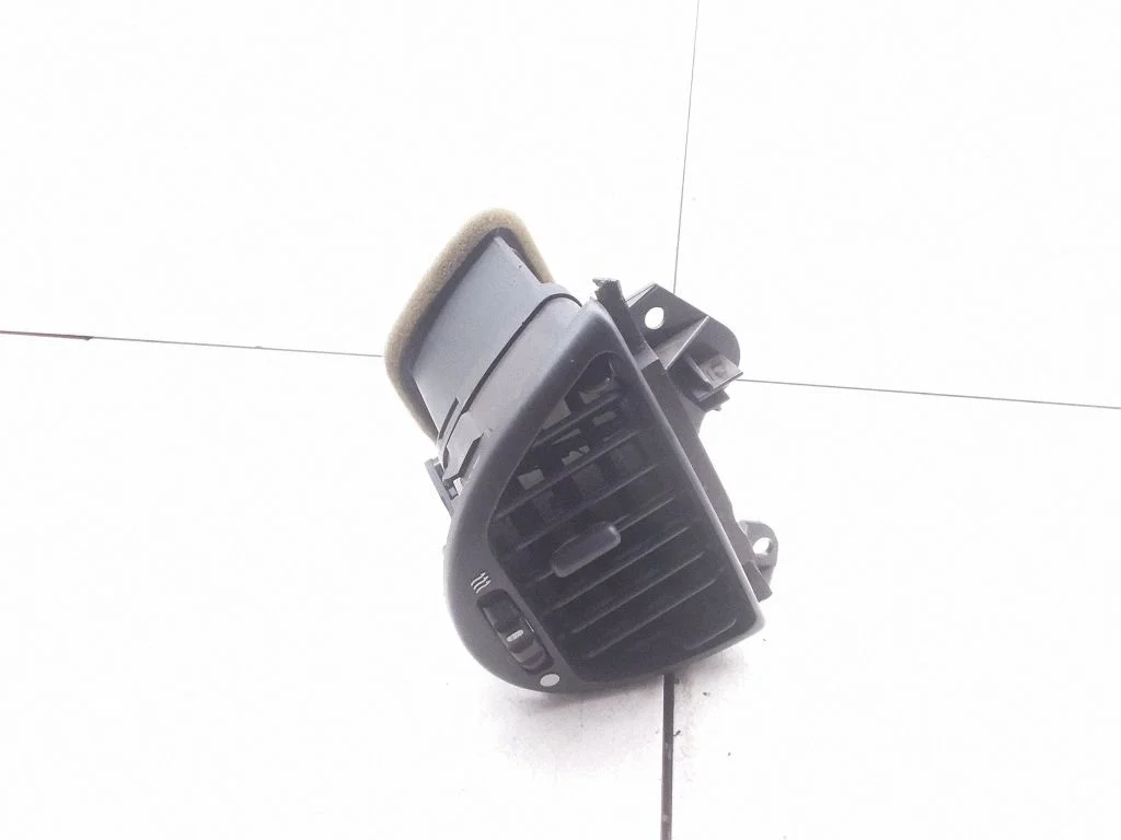 Dashboard side air vent grill/cover trim GND6727AC