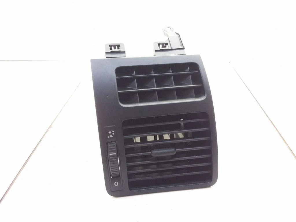 Dashboard side air vent grill/cover trim – Volkswagen Touran I (2003-2010)