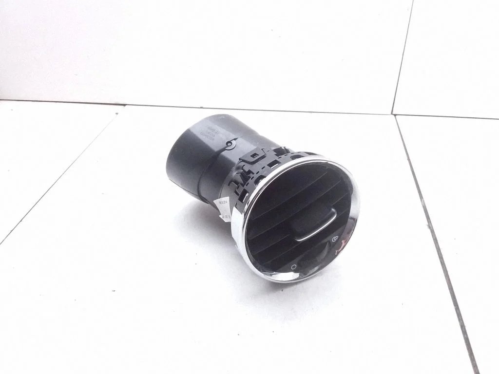 Dashboard side air vent grill/cover trim