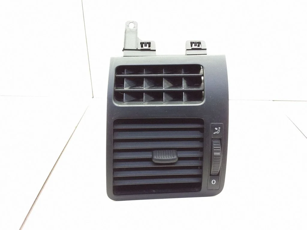 Dashboard side air vent grill/cover trim – Volkswagen Touran I (2003-2010)