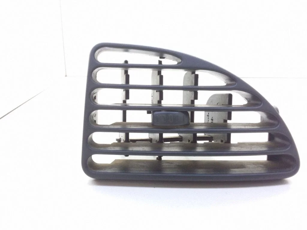 Dashboard side air vent grill/cover trim – Citroen C5 (2005-2008)