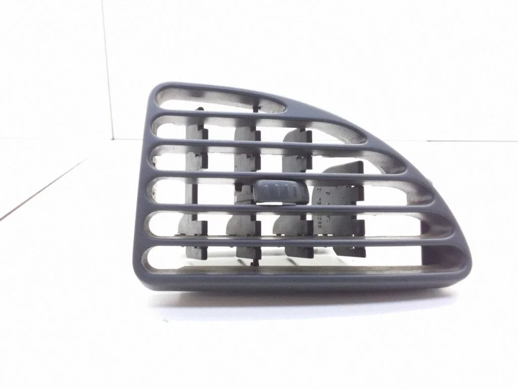 Dashboard side air vent grill/cover trim – Citroen C5 (2005-2008)