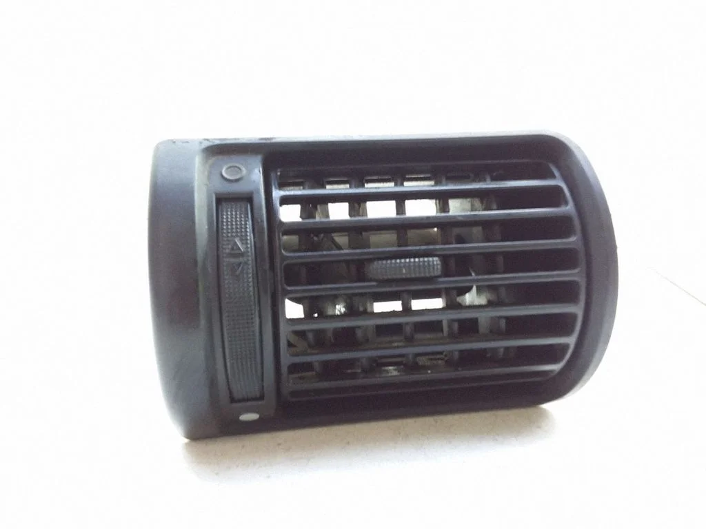 Dashboard side air vent grill/cover trim 8D1820901