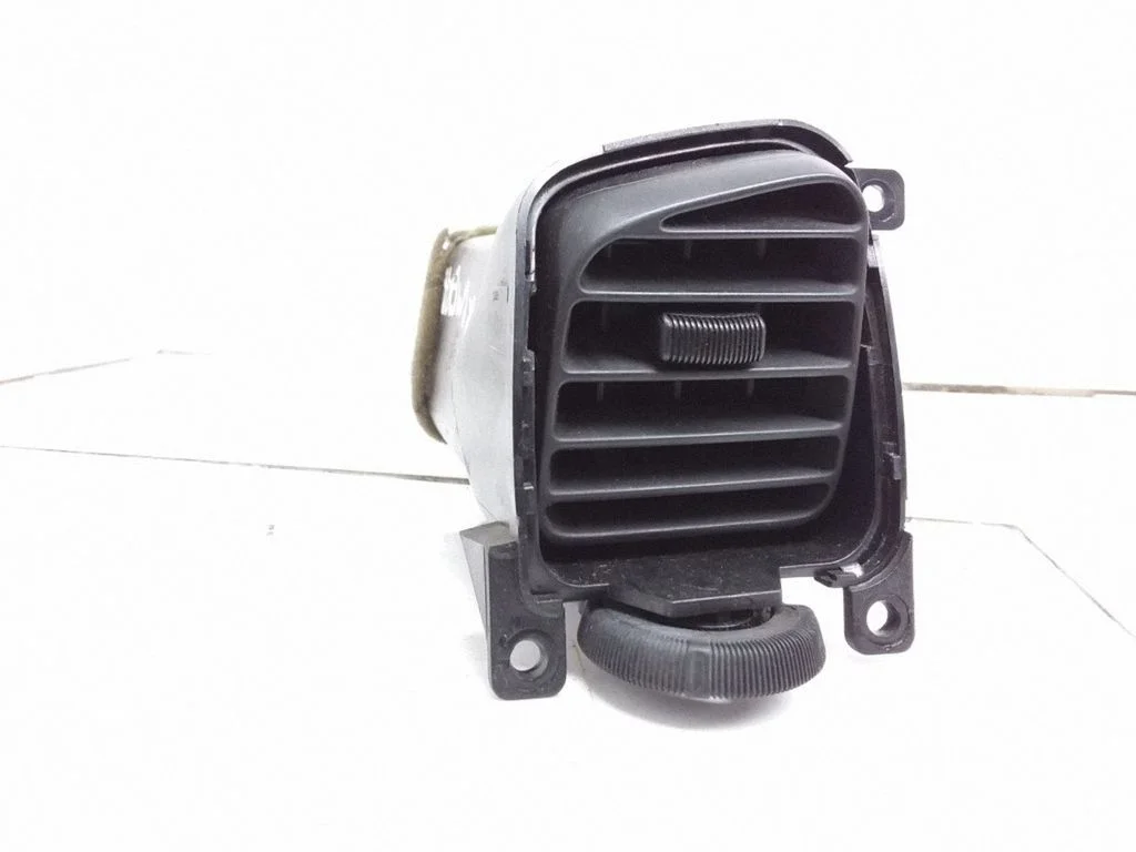 Dashboard side air vent grill/cover trim 687612F900