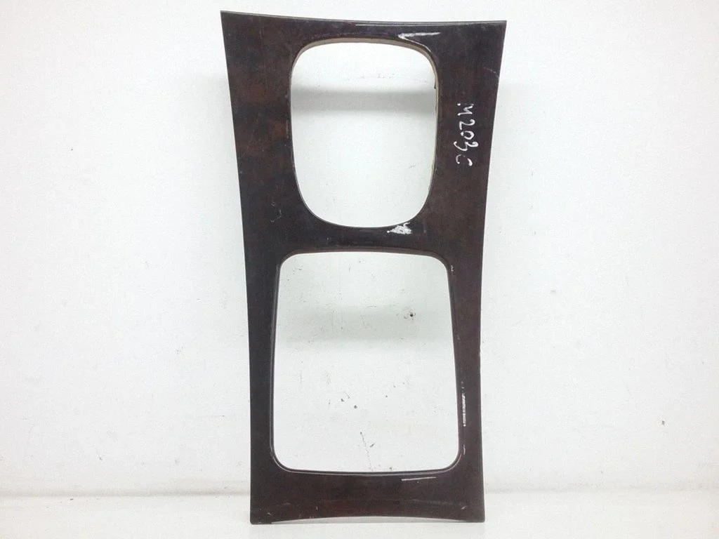 Gear shifter surround trim plastic – Mercedes-Benz C-Class W203 (2000-2007)