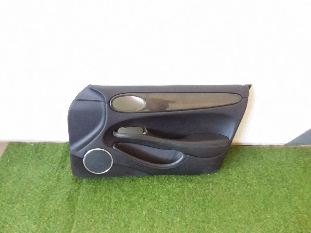 Eesmiste uste sisevooder GNC1202A