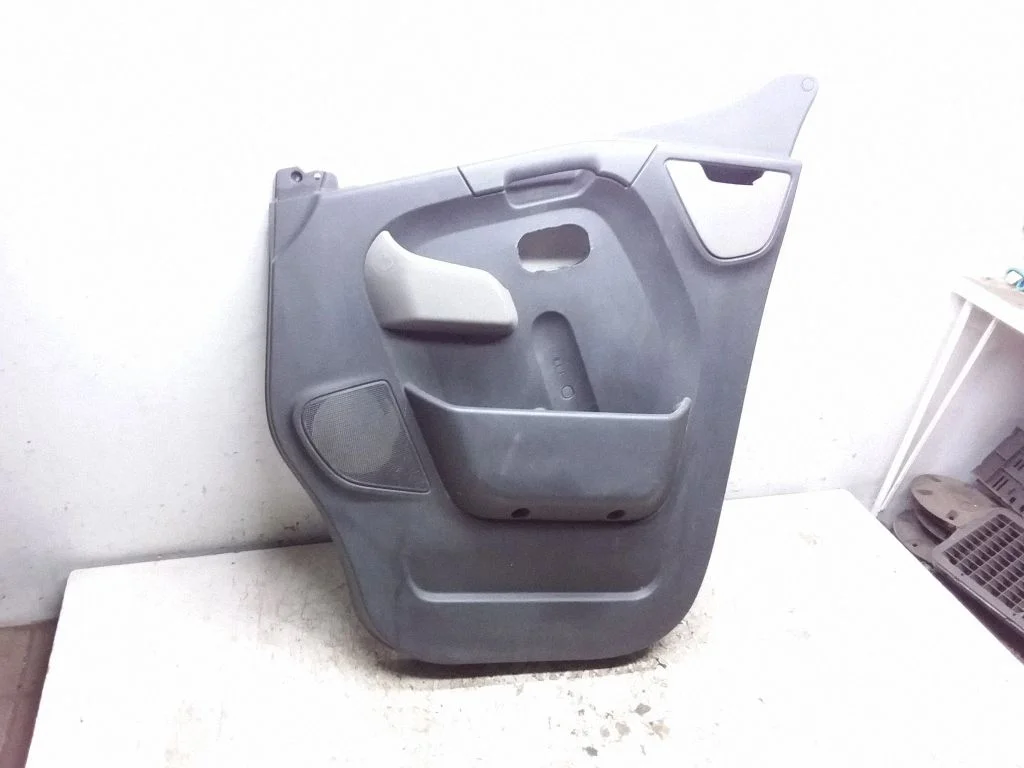 Front door card panel trim 8200729417