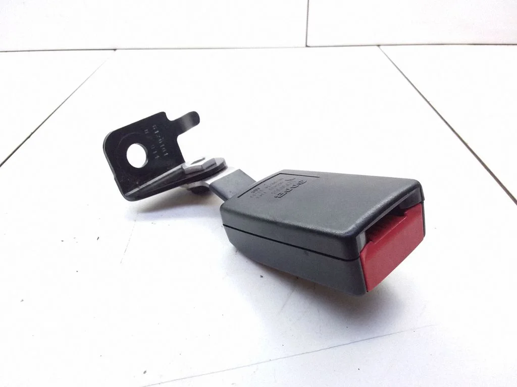 Rear seatbelt buckle – Saab 9-3 Ver2 (2003-2007)