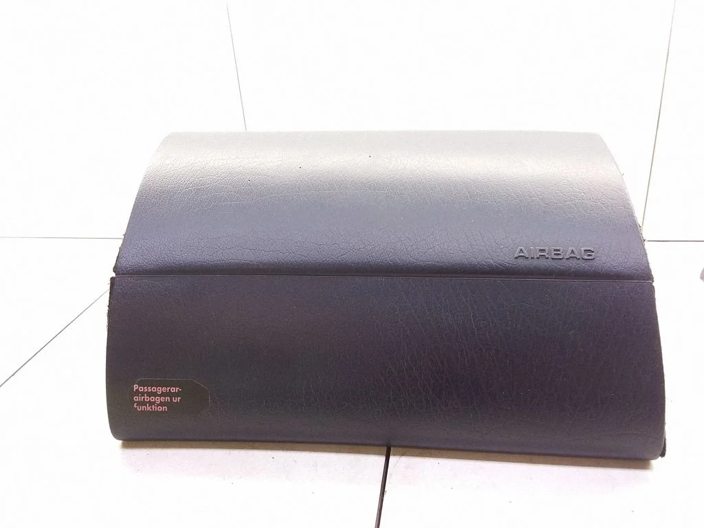 Passenger airbag T324