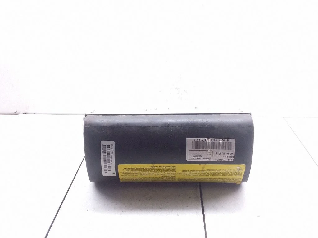 Passenger airbag 00068163D