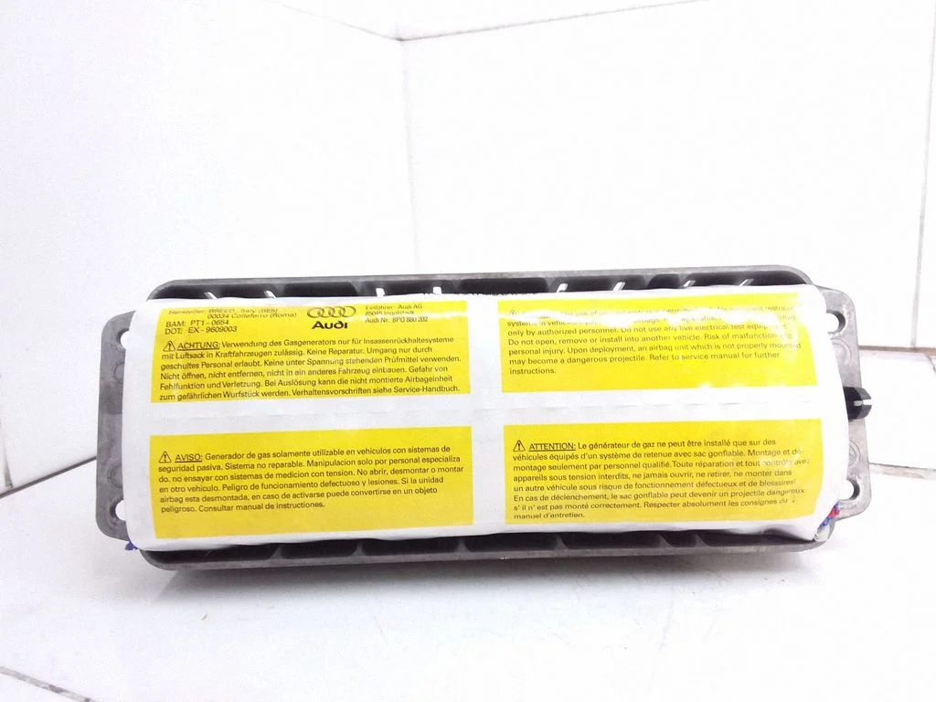 Passenger airbag – Audi A3 S3 8P (2003-2012)