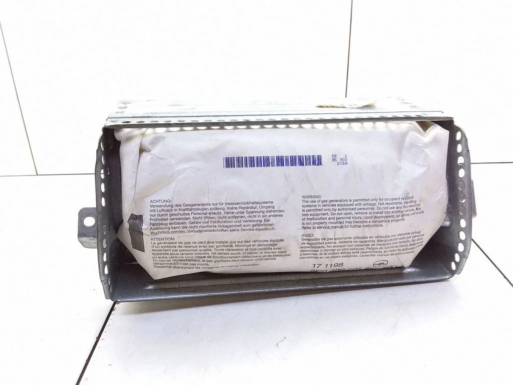 Passenger airbag 8D0880201E