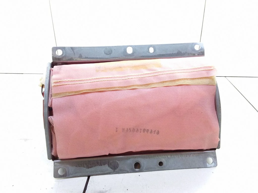 Kõrvalistuja turvapadi 9156699