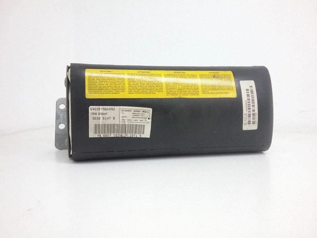 Kõrvalistuja turvapadi 30325147B