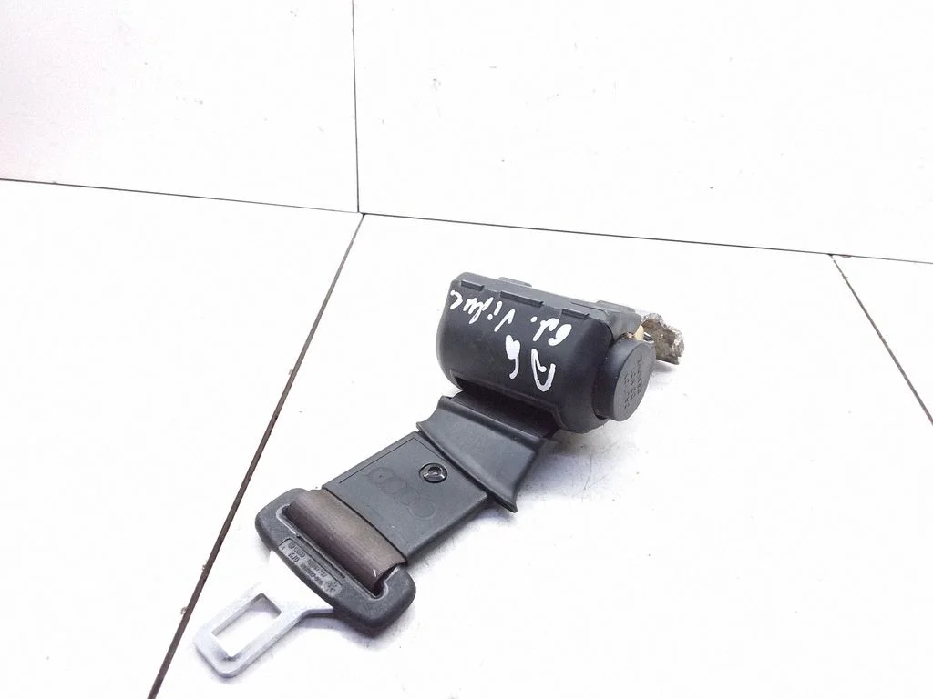 Middle seatbelt (rear) – Audi A6 S6 C4 4A (1994-1997)