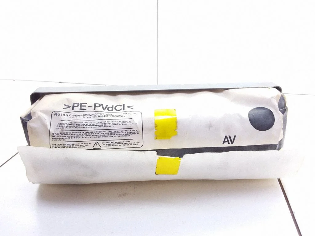 Passenger airbag – Peugeot 406 (1996-1999)