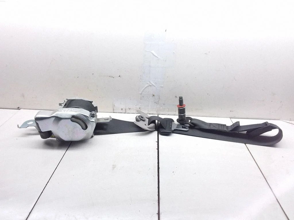 Front seatbelt 88810201D200