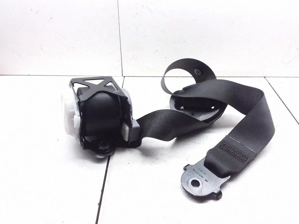 Front seatbelt – BMW X5 E70 (2006-2013)