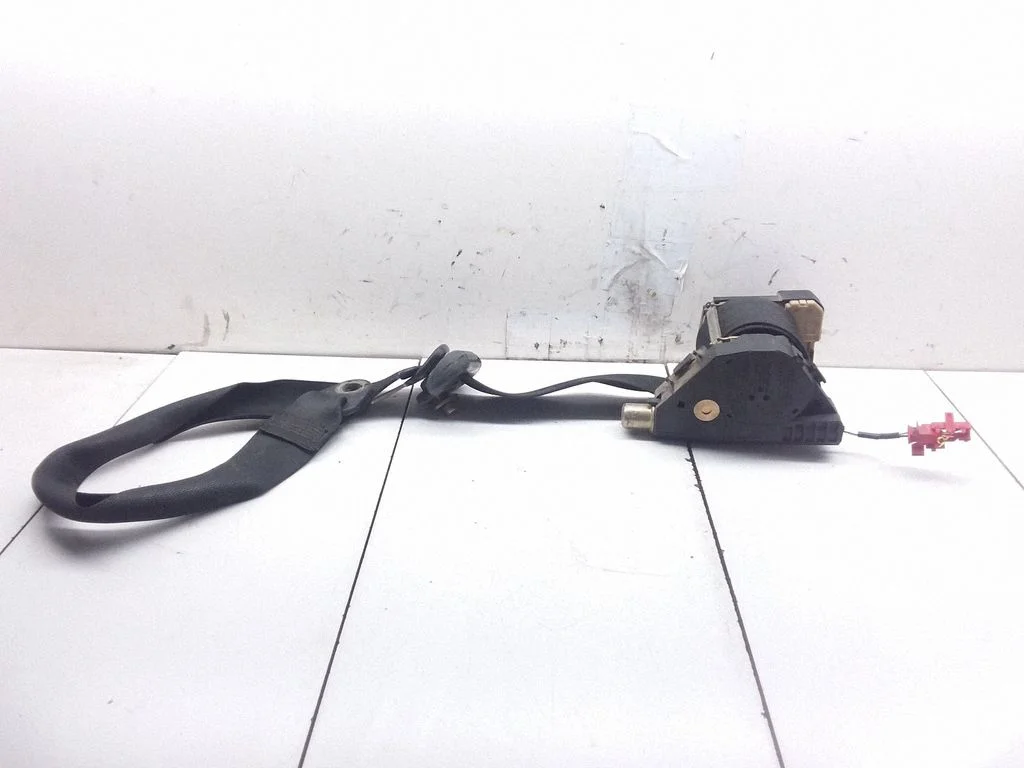 Front seatbelt 33003480