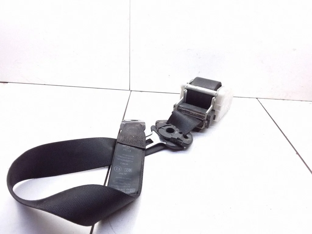 Front seatbelt 90565010