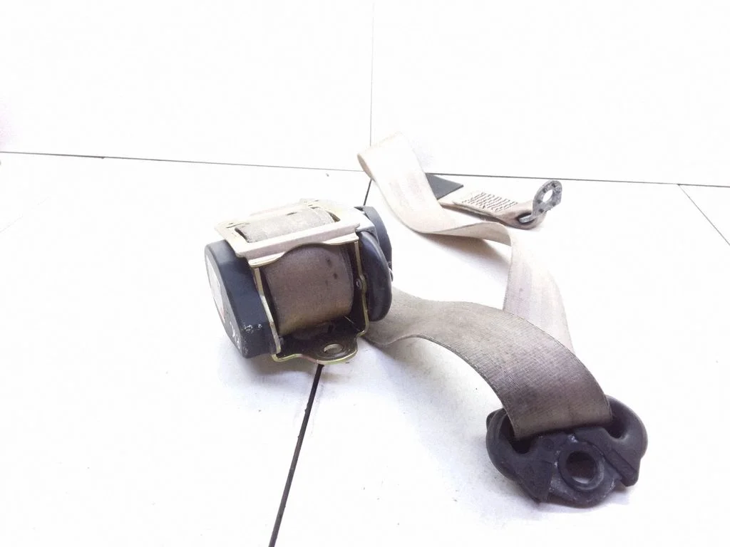 Front seatbelt 4B0857705A
