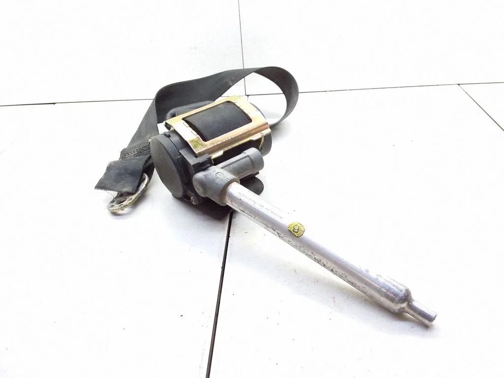 Front seatbelt 8D0857706