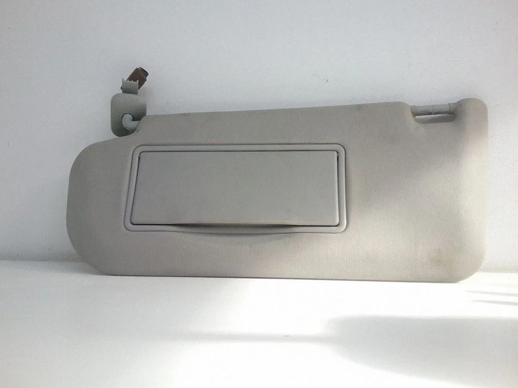 Sun visor