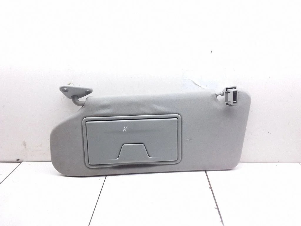 Sun visor – front left