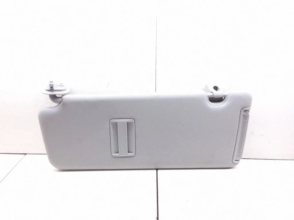 Sun visor – right