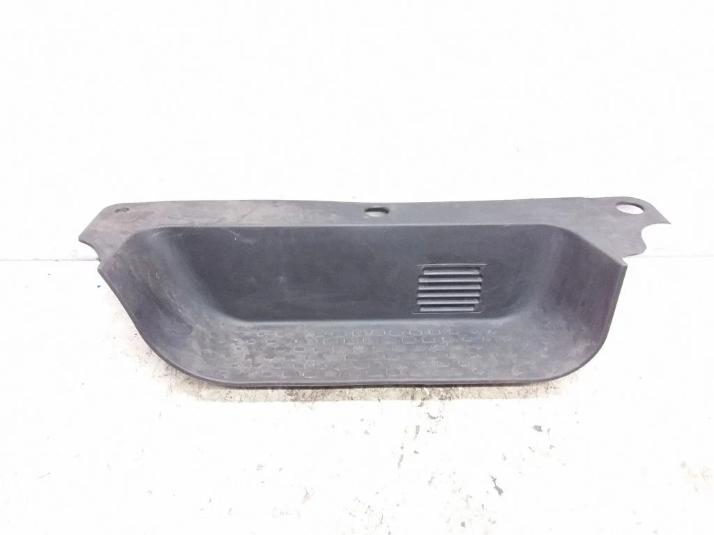 Front sill trim cover – Opel Vivaro (2014-2018)