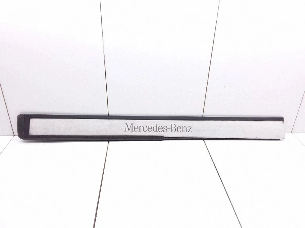 Priekšējā sliekšņa apdare (iekšējā) – Mercedes-Benz E klase W211 (2002-2009)
