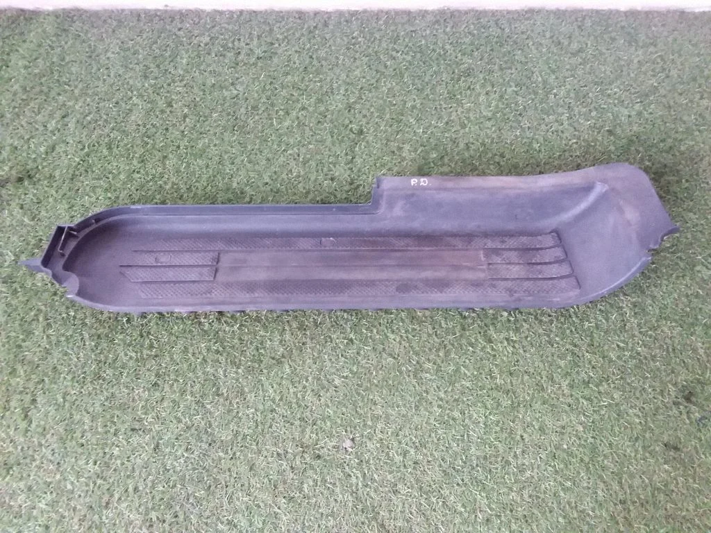 Front sill trim cover P0099419