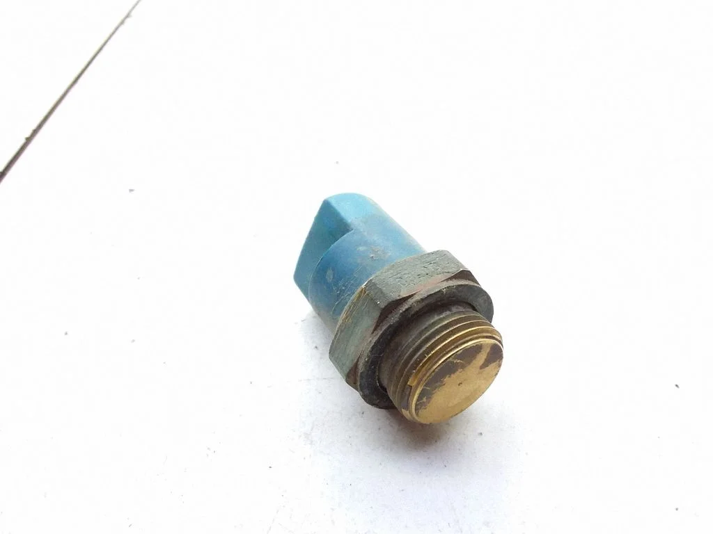 Coolant temperature sensor 811959481
