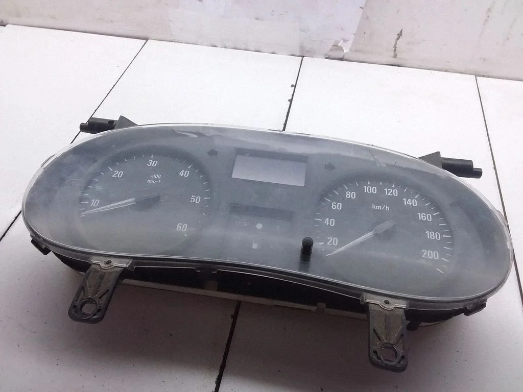 Speedometer (instrument cluster) – Opel Vivaro (2001-2014)