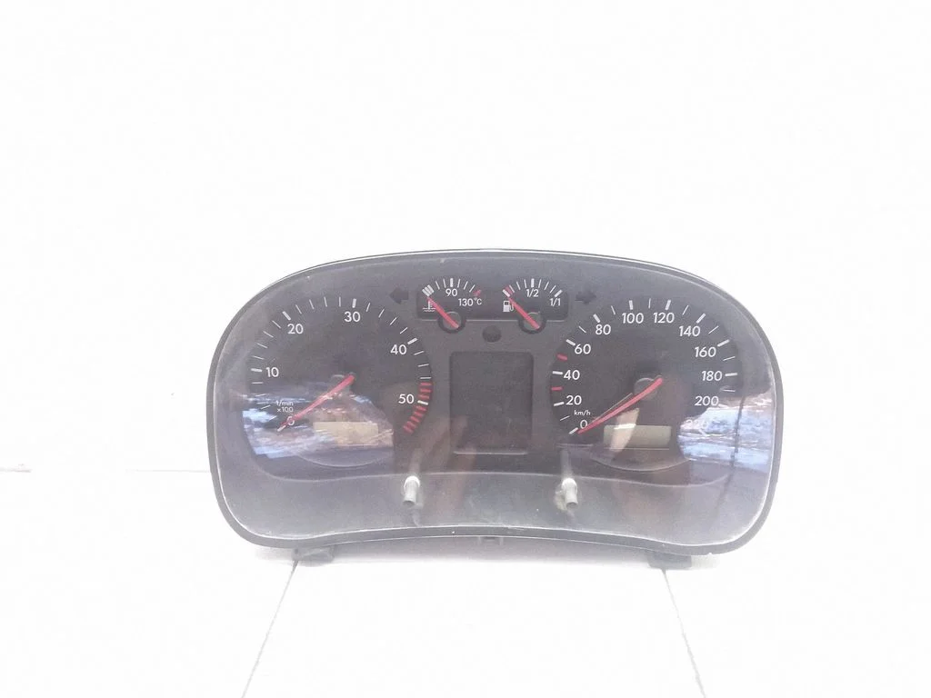 Spidometrs (instrumentu panelis) – Volkswagen Golf IV (1998-2005)