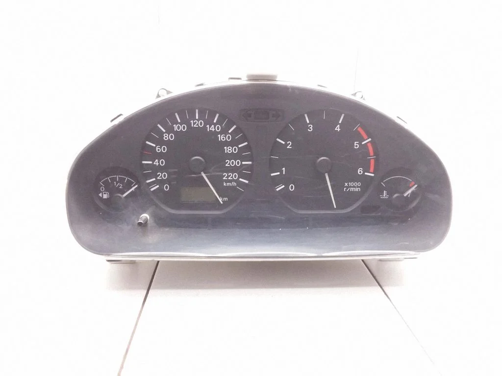 Spidometrs (instrumentu panelis) MR480209