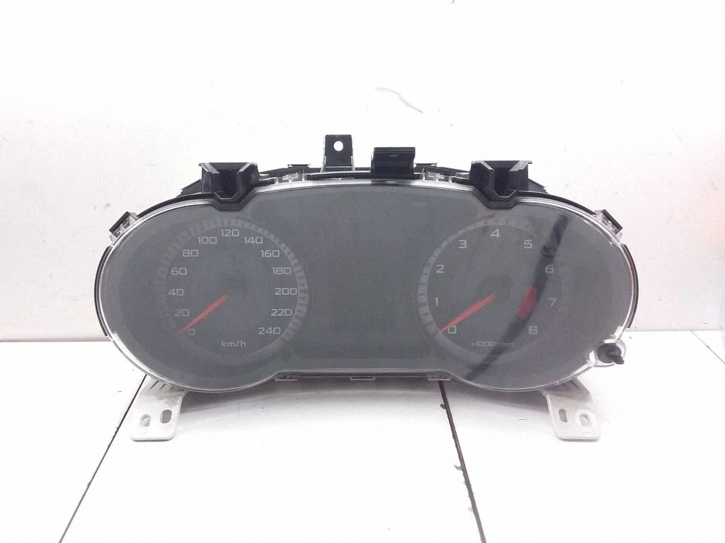 Speedometer (instrument cluster) 8100A117B