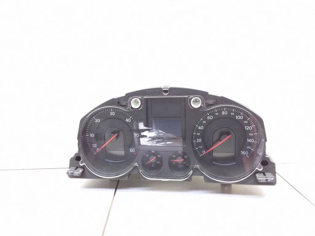 Spidometrs (instrumentu panelis) – Volkswagen Passat B5.5 (2001-2005)