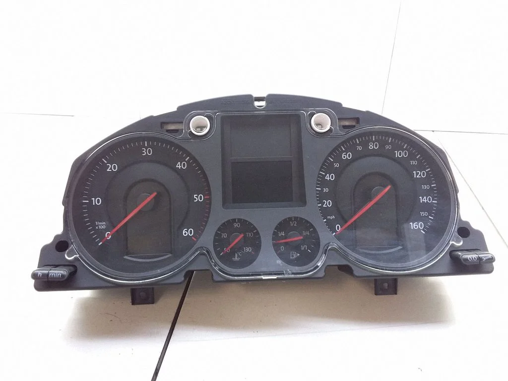 Spidometrs (instrumentu panelis) – Volkswagen Passat B6 (2005-2010)