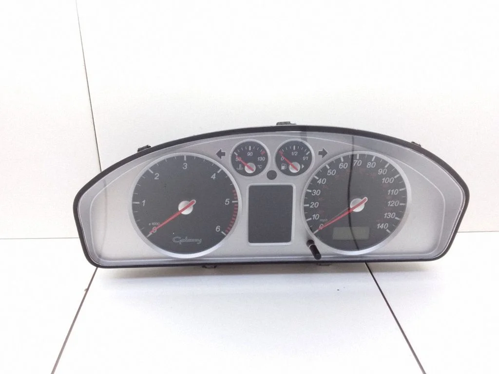 Spidometrs (instrumentu panelis) 7M5920900K