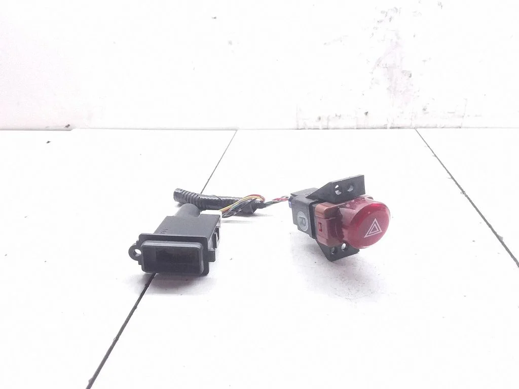 Hazard light switch M30935