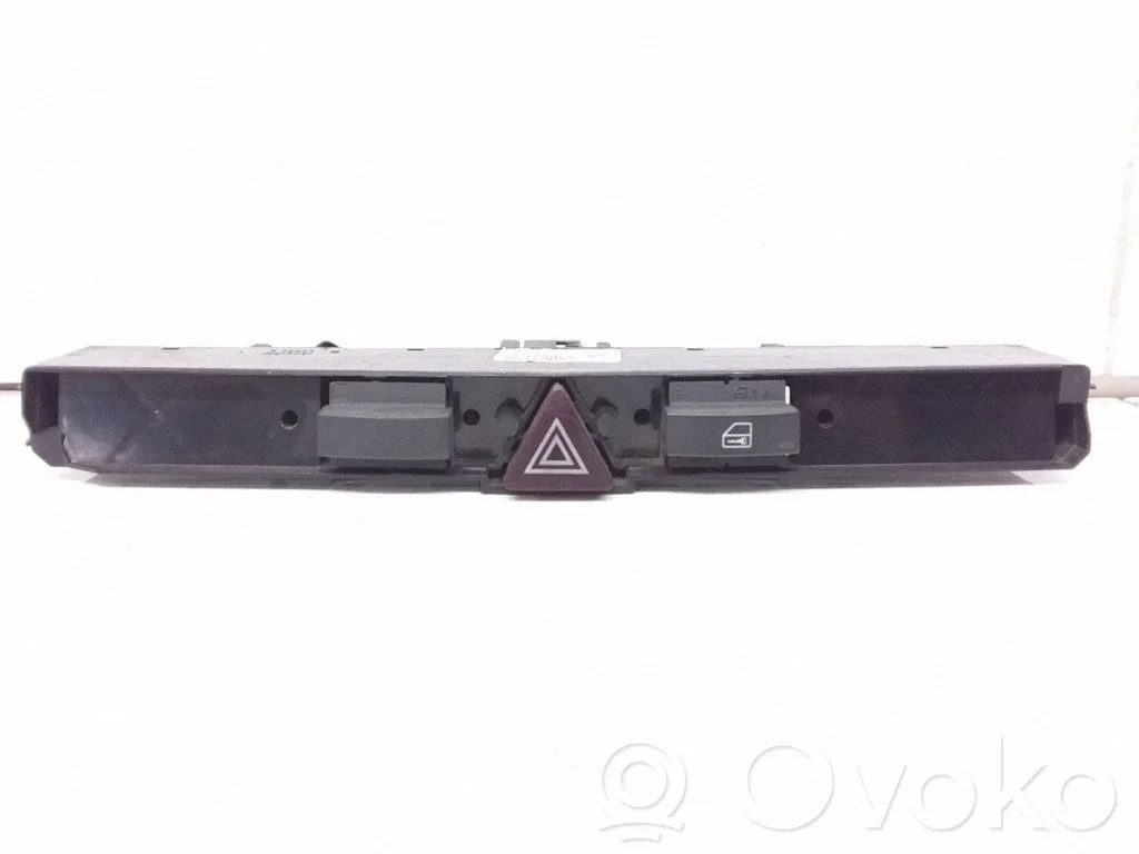 Hazard light switch – Opel Zafira B (2005-2014)