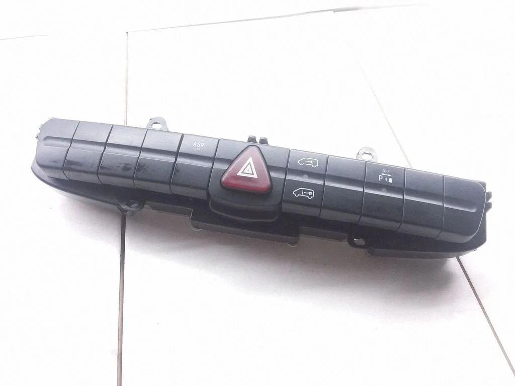 Hazard light switch – Mercedes-Benz Sprinter W906 (2006-2018)