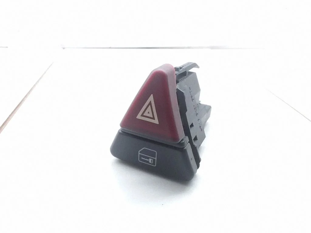 Hazard light switch – Mercedes-Benz A-Class W168 (1997-2004)