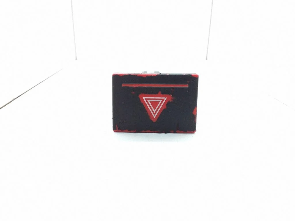 Hazard light switch – Volkswagen Touareg I (2002-2010)