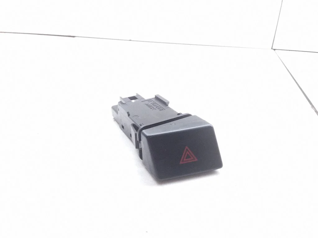 Hazard light switch 15A468